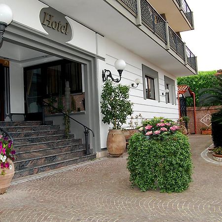Hotel Ristorante Donato Calvizzano Esterno foto