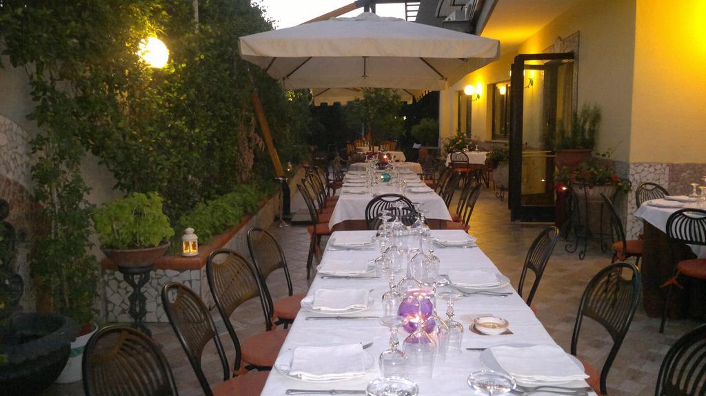 Hotel Ristorante Donato Calvizzano Esterno foto