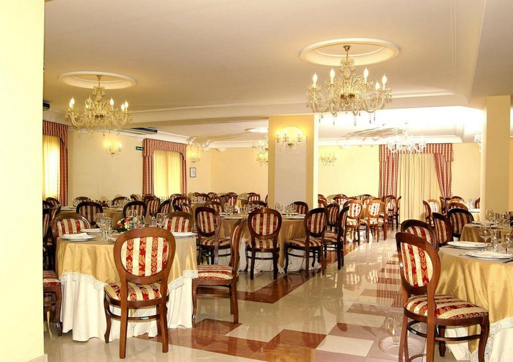 Hotel Ristorante Donato Calvizzano Esterno foto