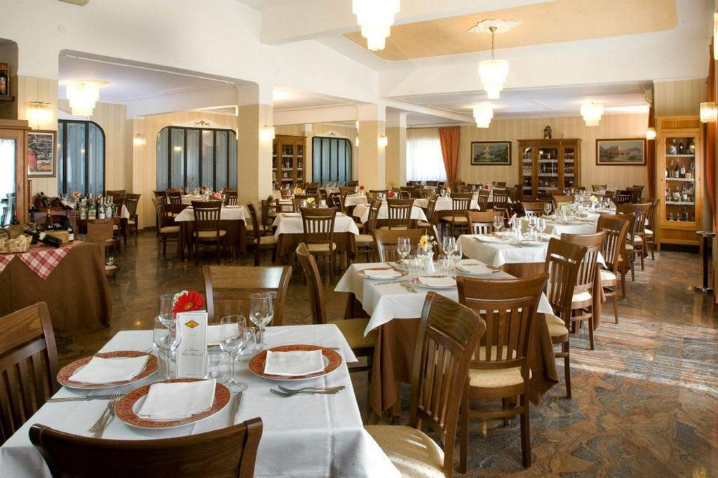 Hotel Ristorante Donato Calvizzano Esterno foto