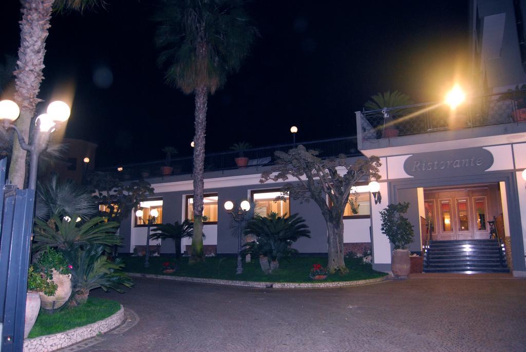 Hotel Ristorante Donato Calvizzano Esterno foto