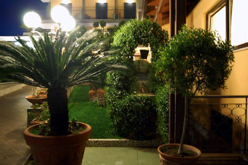 Hotel Ristorante Donato Calvizzano Esterno foto