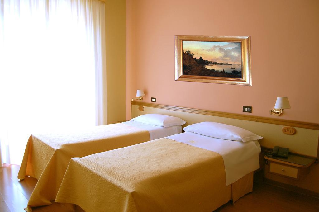 Hotel Ristorante Donato Calvizzano Esterno foto