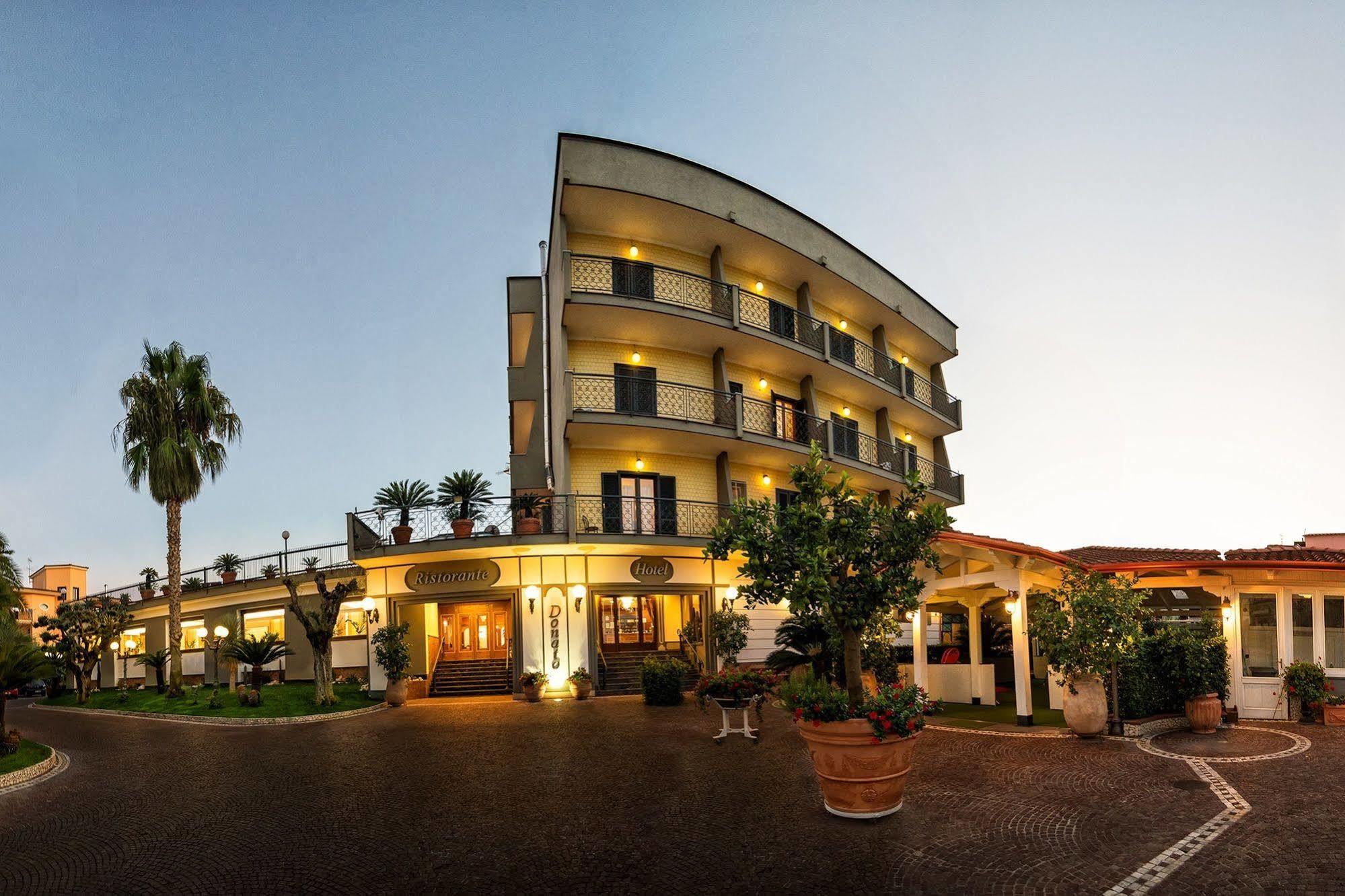 Hotel Ristorante Donato Calvizzano Esterno foto